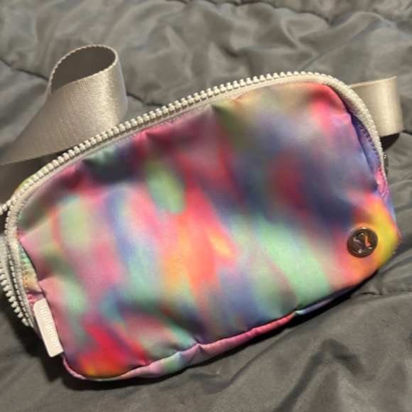 Lululemon Everywhere Belt Bag Vapor - Picture 4 of 4